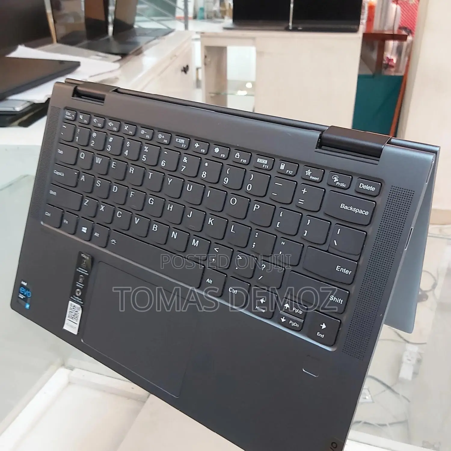 New Laptop Lenovo Yoga 710 16GB Intel Core I7 SSD 512GB