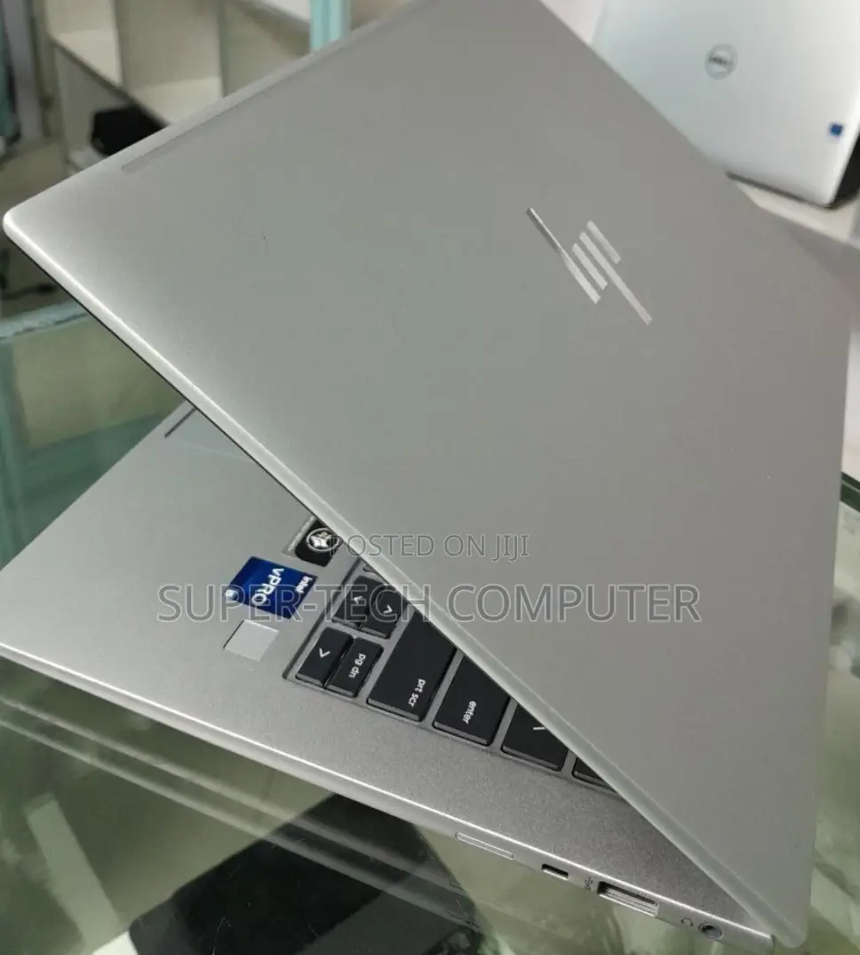 New Laptop HP EliteBook 860 G9 16GB Intel Core I5 SSD 512GB