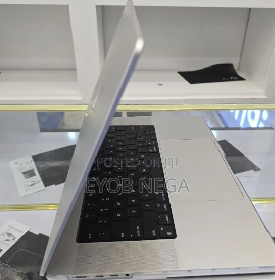 New Laptop Apple MacBook Pro 2023 M2 Max 16-Inch 16GB Apple M2 SSD 1T