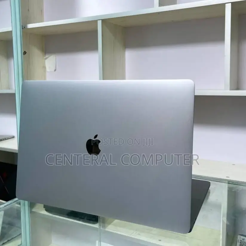 New Laptop Apple MacBook Pro 2019 32GB Intel Core i9 SSD 512GB