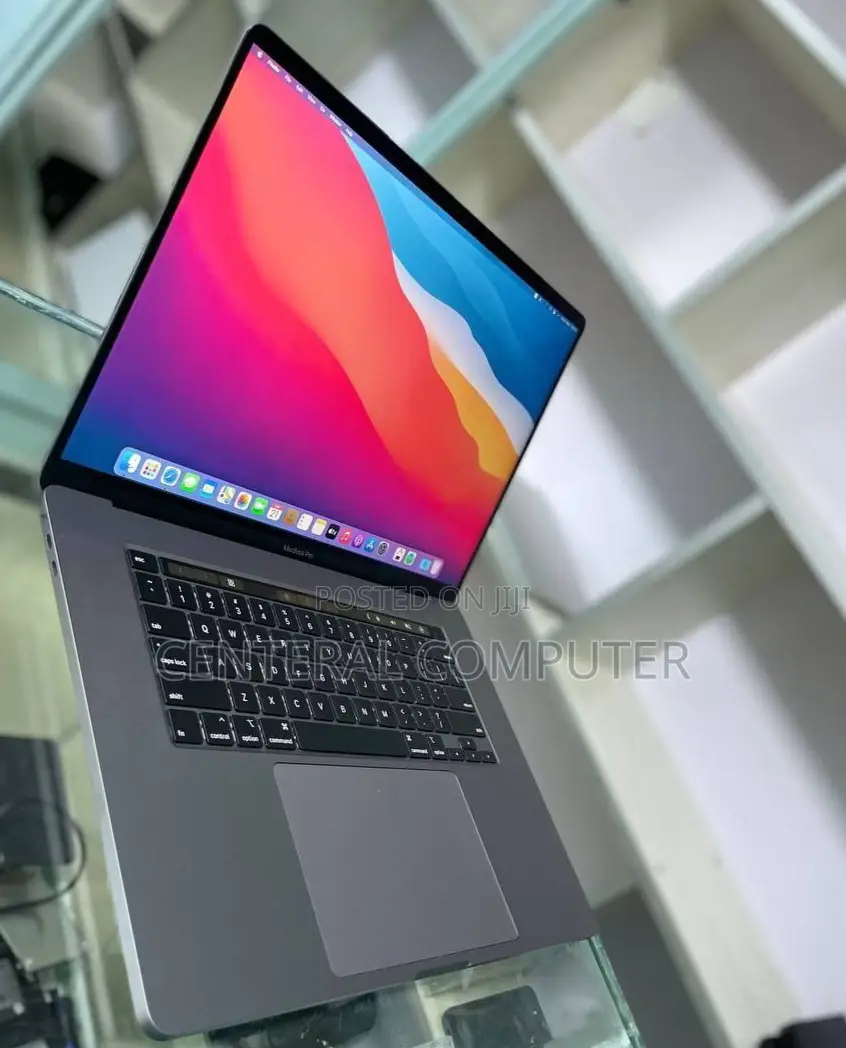 New Laptop Apple MacBook Pro 2019 32GB Intel Core i9 SSD 512GB