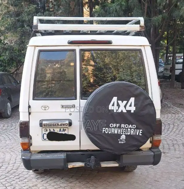 Toyota Land Cruiser 2007 White