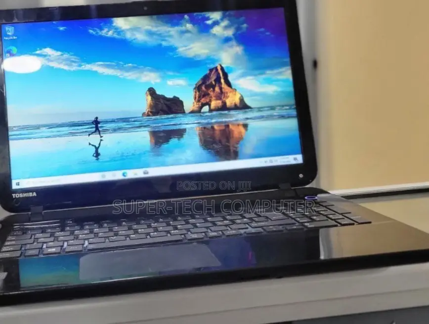 Laptop Toshiba Satellite C665 4GB Intel Core I7 SSD 256GB