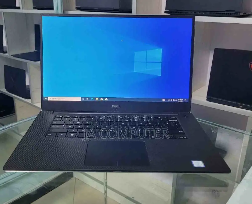 New Laptop Dell Precision 15 3520 16GB Intel Core I7 SSD 512GB