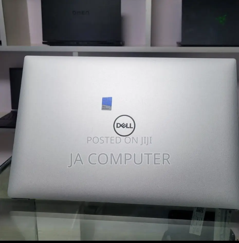 New Laptop Dell Precision 15 3520 16GB Intel Core I7 SSD 512GB