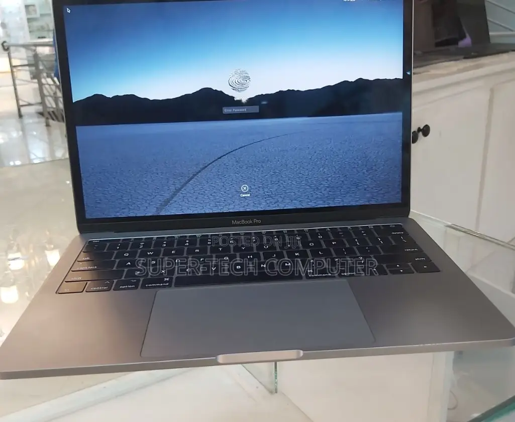 New Laptop Apple MacBook Pro 2017 16GB Intel Core I5 SSD 512GB