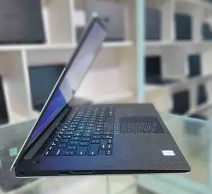 New Laptop Dell Precision 15 3520 16GB Intel Core I7 SSD 512GB