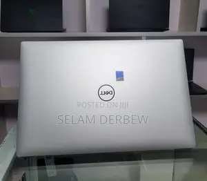 New Laptop Dell Precision 15 3520 16GB Intel Core I7 SSD 512GB