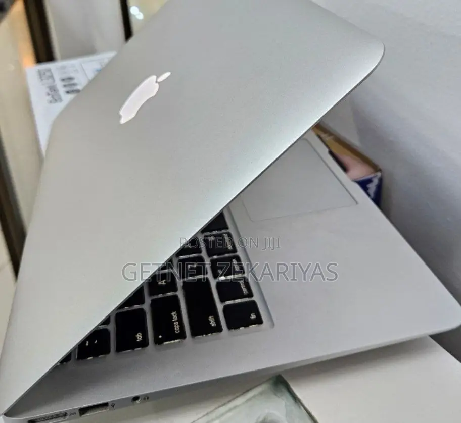 New Laptop Apple MacBook Air 2013 4GB Intel Core I5 SSD 256GB