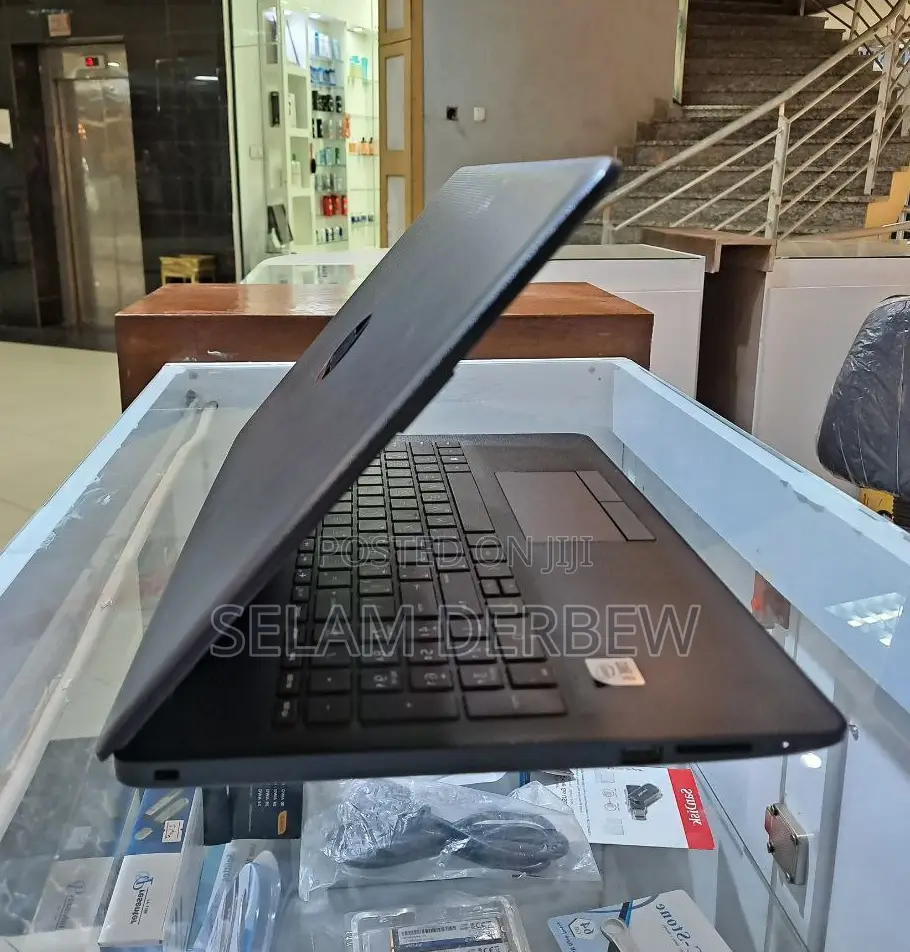New Laptop HP Stream Notebook 8GB Intel Core I5 HDD 1T