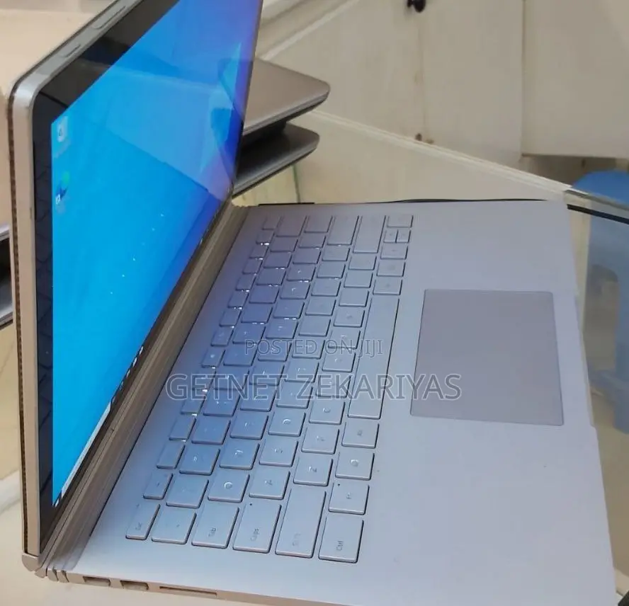 New Laptop Microsoft Surface Book 8GB Intel Core I5 SSD 256GB