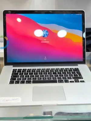 Laptop Apple MacBook Pro 2015 8GB Intel Core I7 SSD 256GB