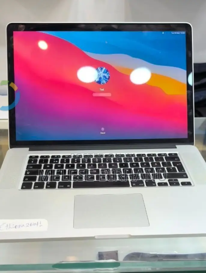 Laptop Apple MacBook Pro 2015 8GB Intel Core I7 SSD 256GB