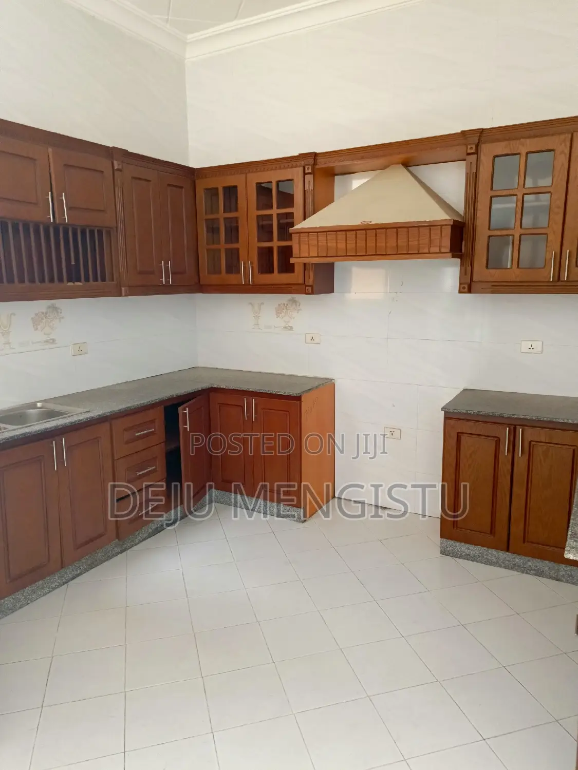 6bdrm Villa in መሪ, Bole for sale