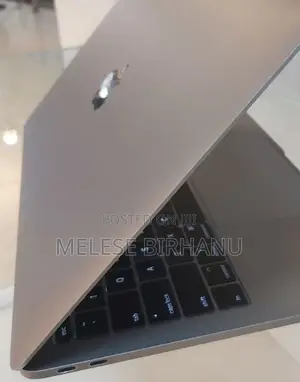 Photo - New Laptop Apple MacBook Pro 2017 8GB Intel Core I5 SSD 512GB