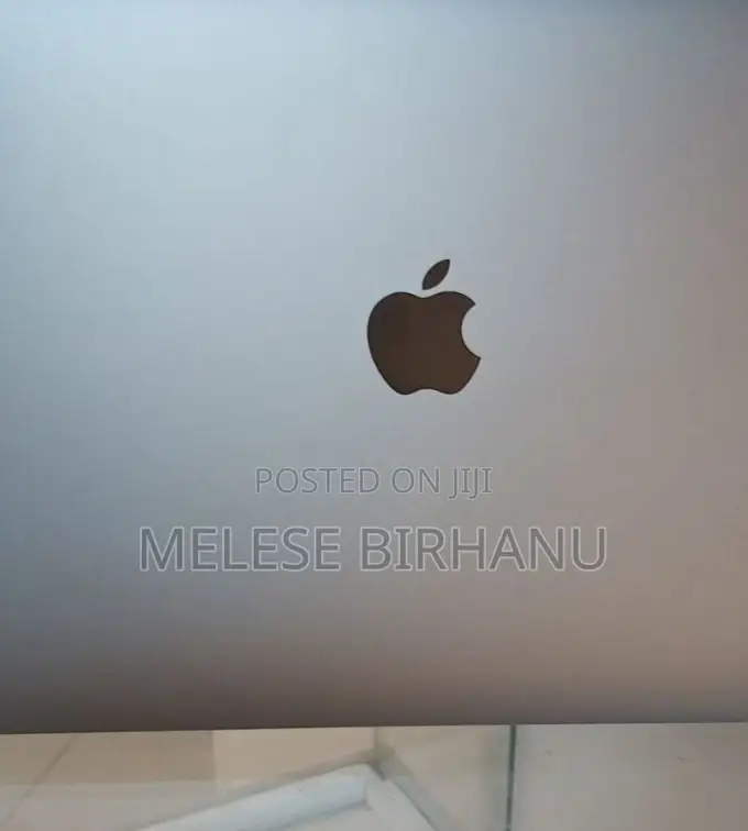 New Laptop Apple MacBook Pro 2017 8GB Intel Core I5 SSD 512GB