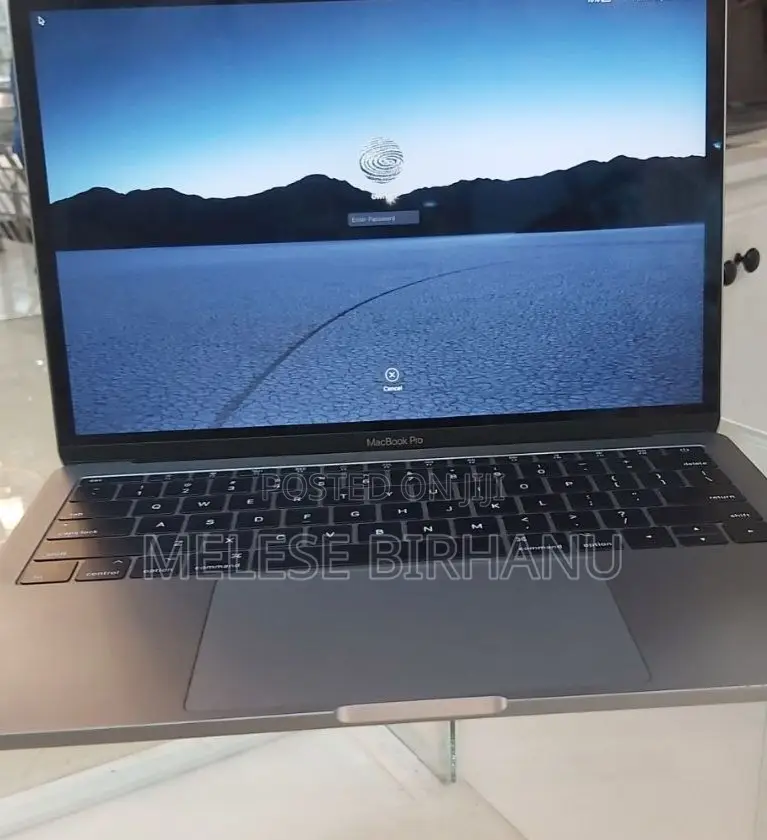 New Laptop Apple MacBook Pro 2017 8GB Intel Core I5 SSD 512GB