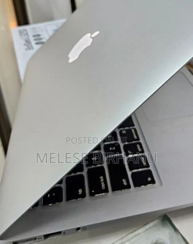 New Laptop Apple MacBook 2013 4GB Intel Core i5 SSD 256GB