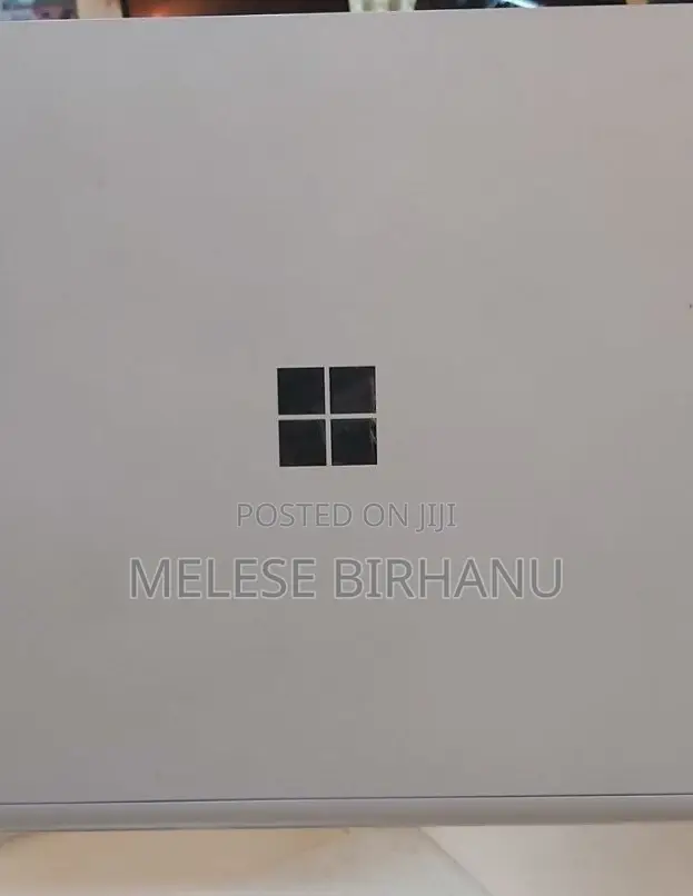 New Laptop Microsoft Surface 8GB Intel Core I5 SSD 256GB