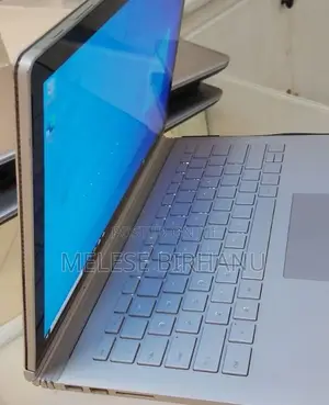 New Laptop Microsoft Surface 8GB Intel Core I5 SSD 256GB