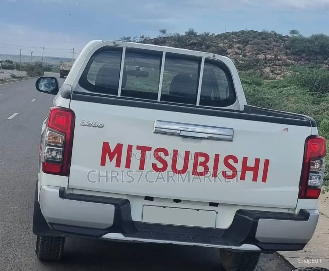 Mitsubishi L200 2022 White