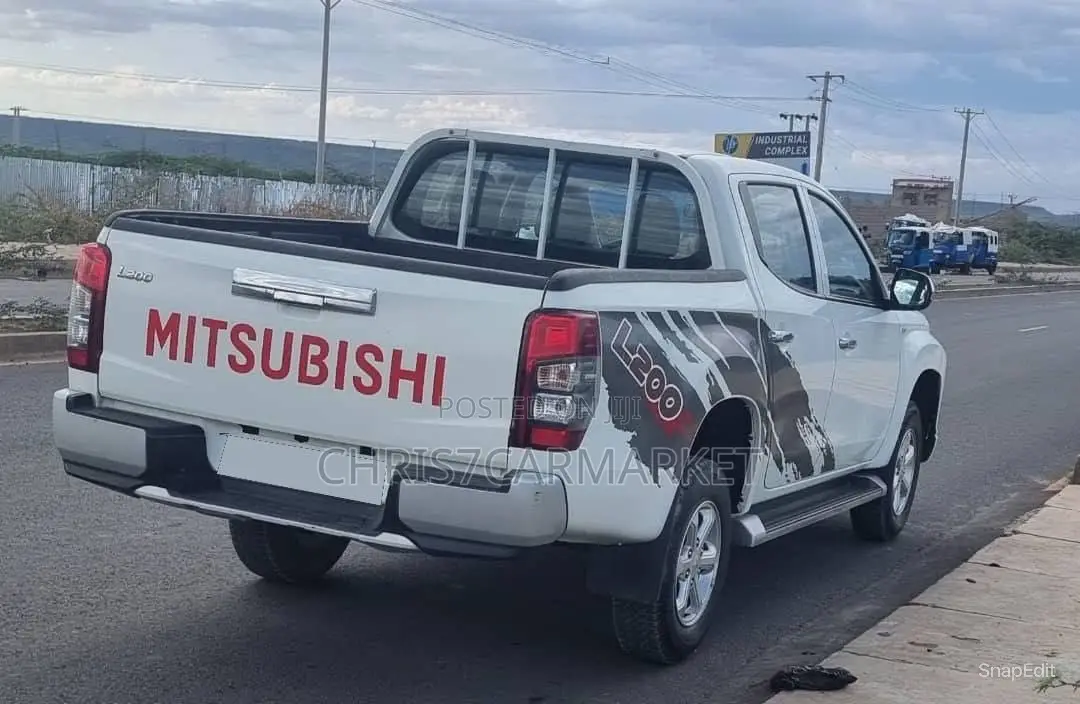 Mitsubishi L200 2022 White