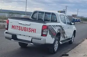 Mitsubishi L200 2022 White