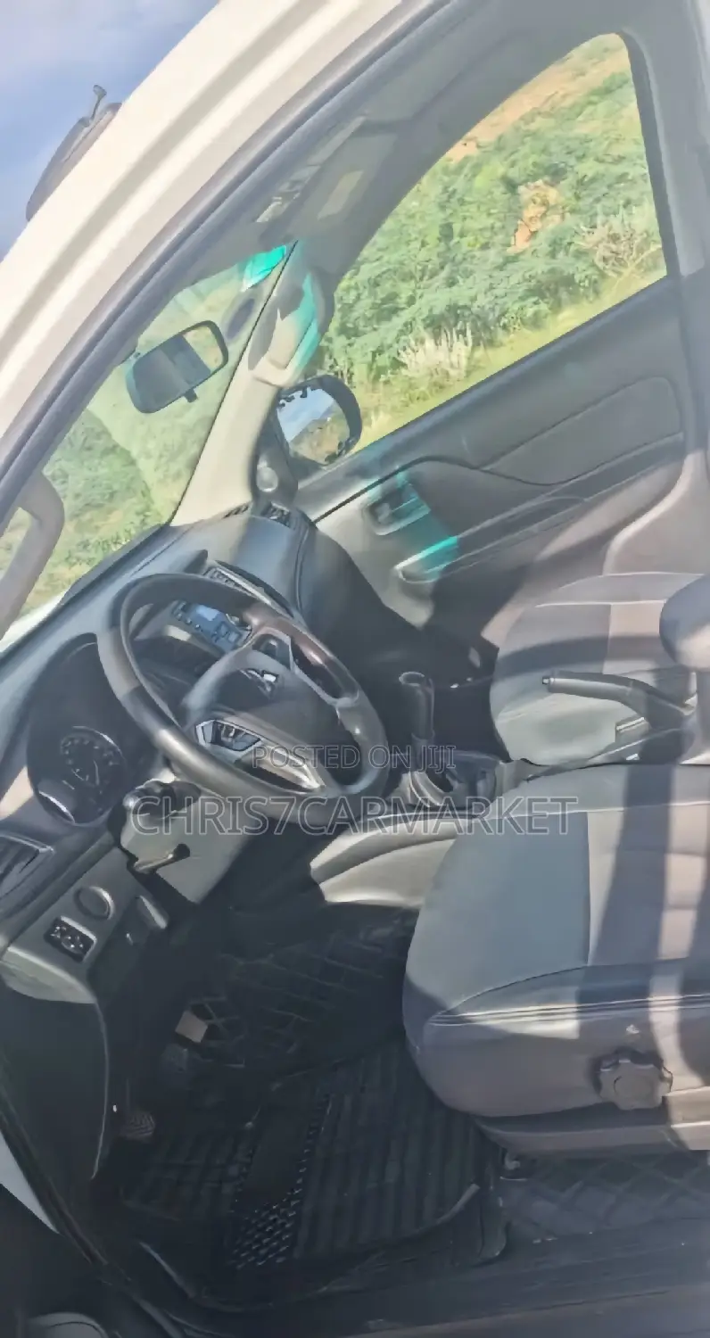 Mitsubishi L200 2022 White