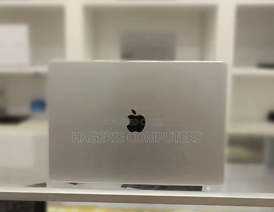 New Laptop Apple MacBook Pro 2022 M2 16GB Apple M2 SSD 1T