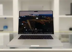 New Laptop Apple MacBook Pro 2022 M2 16GB Apple M2 SSD 1T