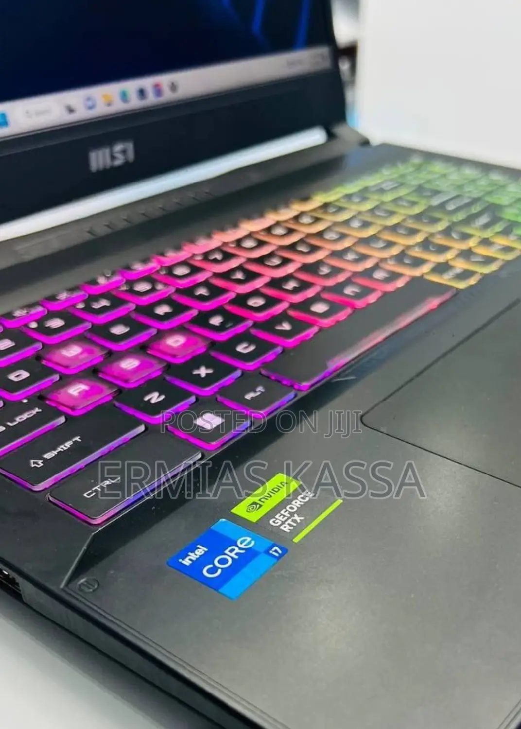 New Laptop MSI Katana 17 16GB Intel Core I7 SSD 1T