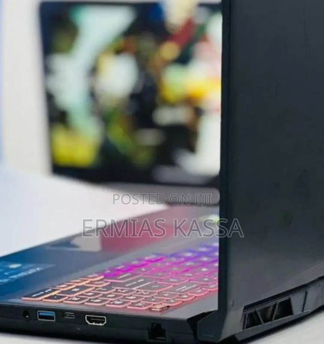 New Laptop MSI Katana 17 16GB Intel Core I7 SSD 1T