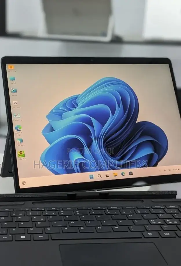 New Laptop Microsoft Surface Pro 9 16GB Intel Core I7 SSD 256GB