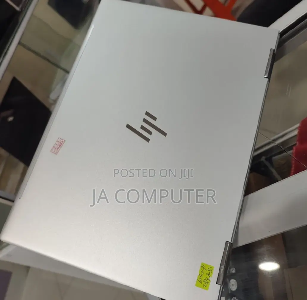 New Laptop HP Spectre 8GB Intel Core I5 SSD 512GB