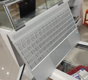 New Laptop HP Spectre 8GB Intel Core I5 SSD 512GB