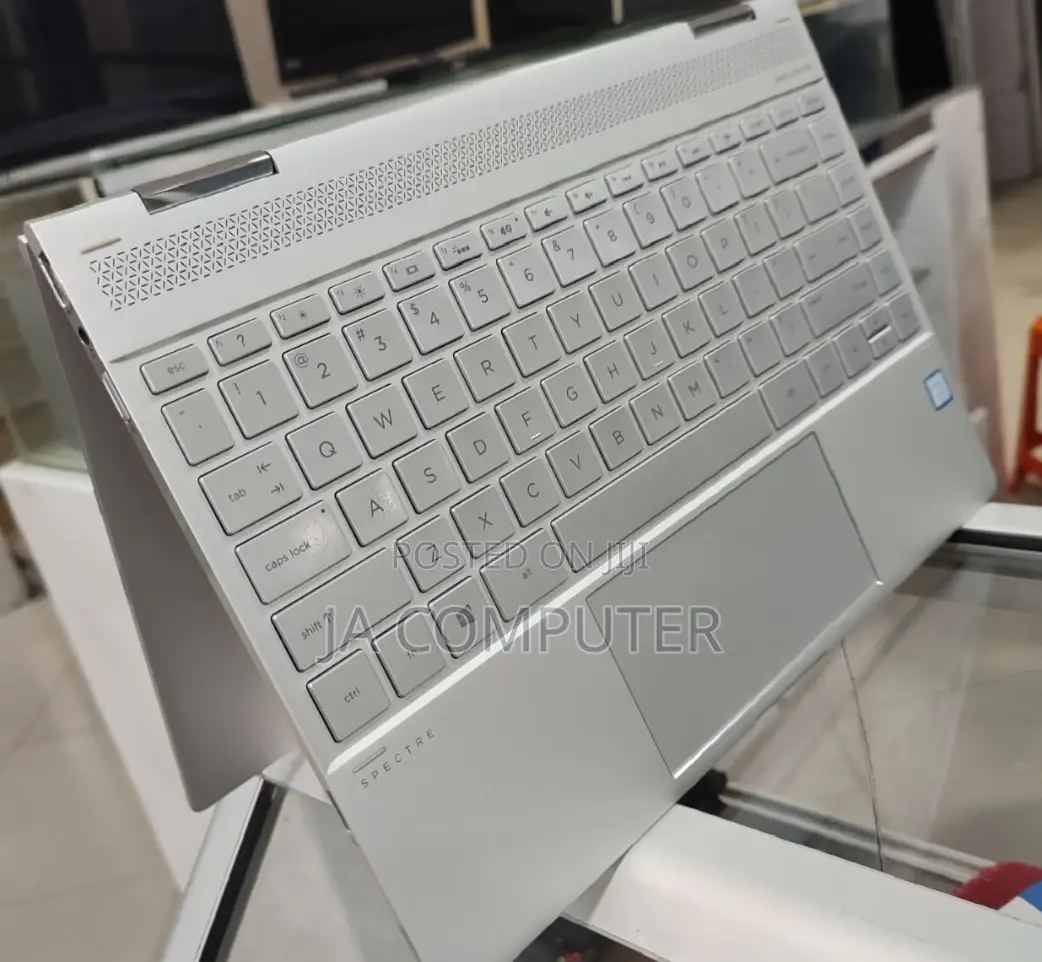 New Laptop HP Spectre 8GB Intel Core I5 SSD 512GB