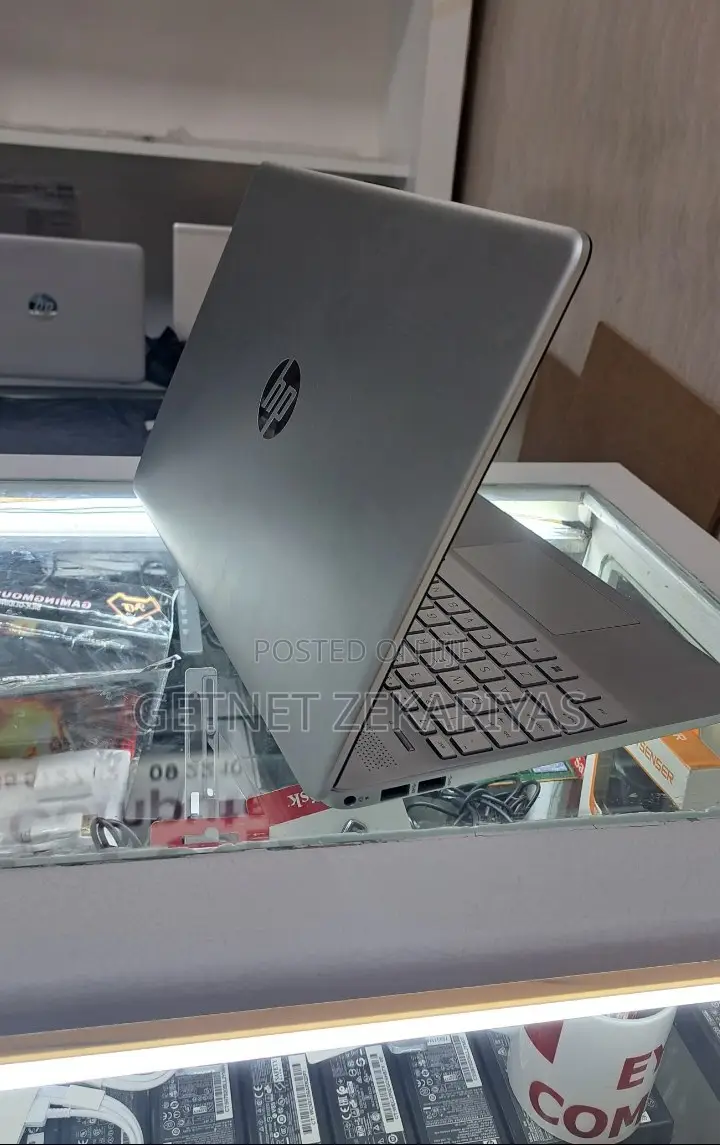 New Laptop HP Stream Notebook 8GB Intel Core I7 SSD 1T