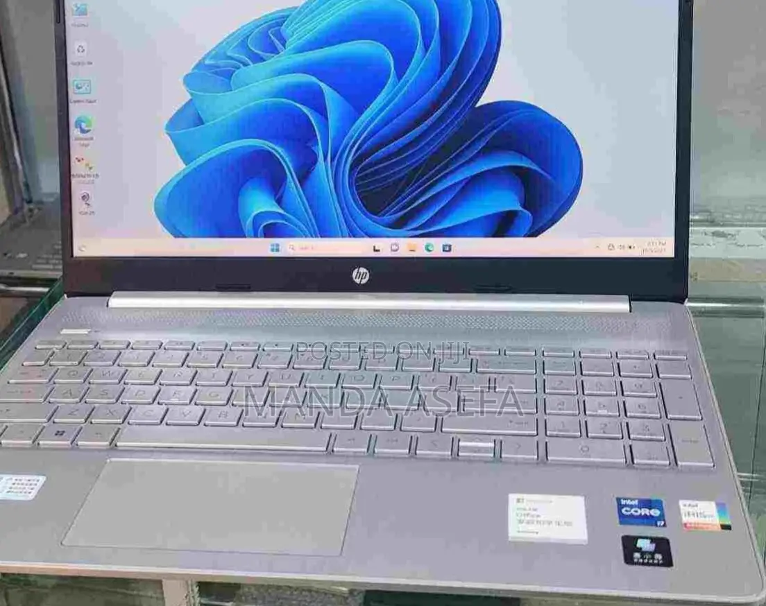 New Laptop HP Stream Notebook 8GB Intel Core I7 SSD 1T