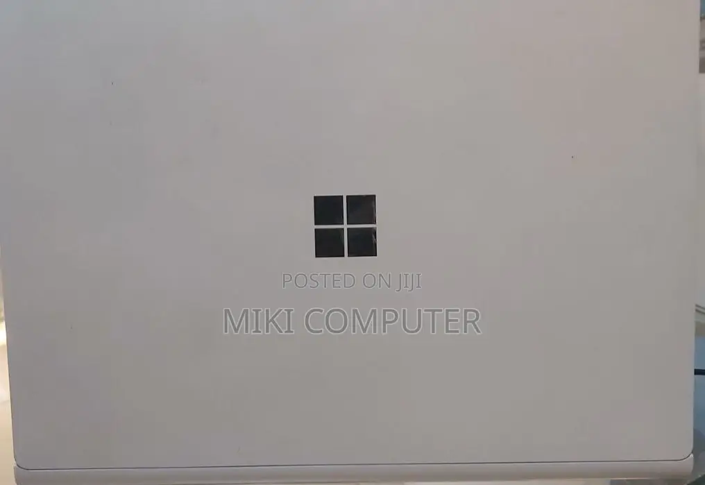 New Laptop Microsoft Surface 8GB Intel Core I5 SSD 256GB