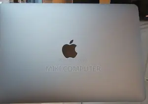 Photo - New Laptop Apple MacBook Pro 2017 16GB Intel Core I7 SSD 512GB