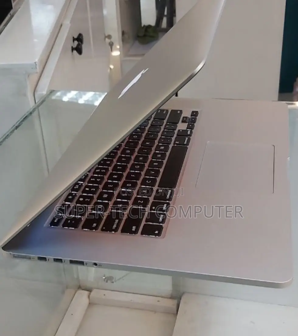 New Laptop Apple MacBook Pro 2015 16GB Intel Core I7 SSD 512GB