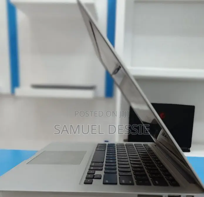 New Laptop Apple MacBook Air 2015 4GB Intel Core I5 SSD 128GB