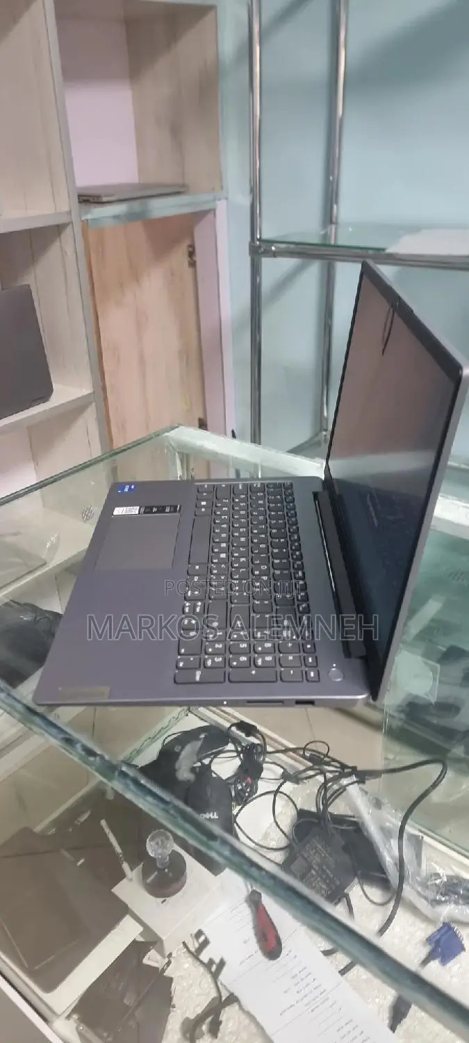 New Laptop Lenovo IdeaPad U550 12GB Intel Core I5 SSD 256GB