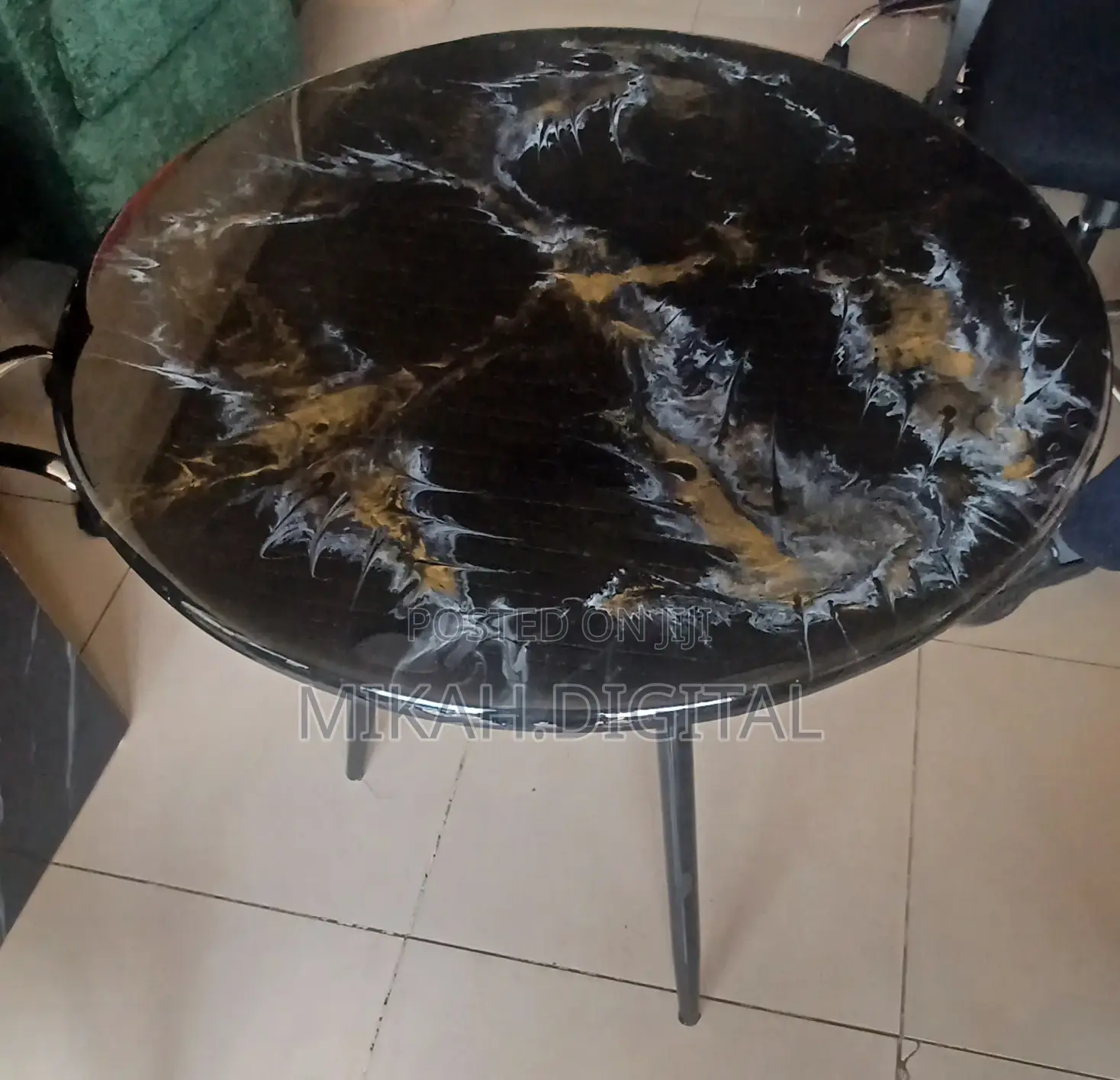 Trileg Epoxy Polished Dining Table