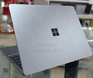New Laptop Microsoft Surface 8GB Intel Core I5 SSD 512GB