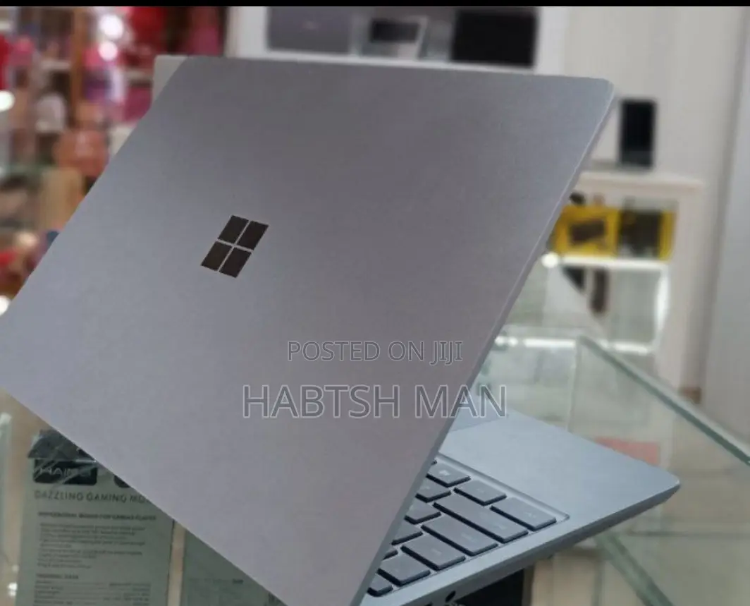New Laptop Microsoft Surface 8GB Intel Core I5 SSD 512GB