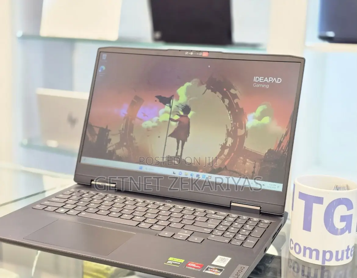 New Laptop Lenovo LOQ 15IRH8 16GB AMD Ryzen 7 SSD 512GB