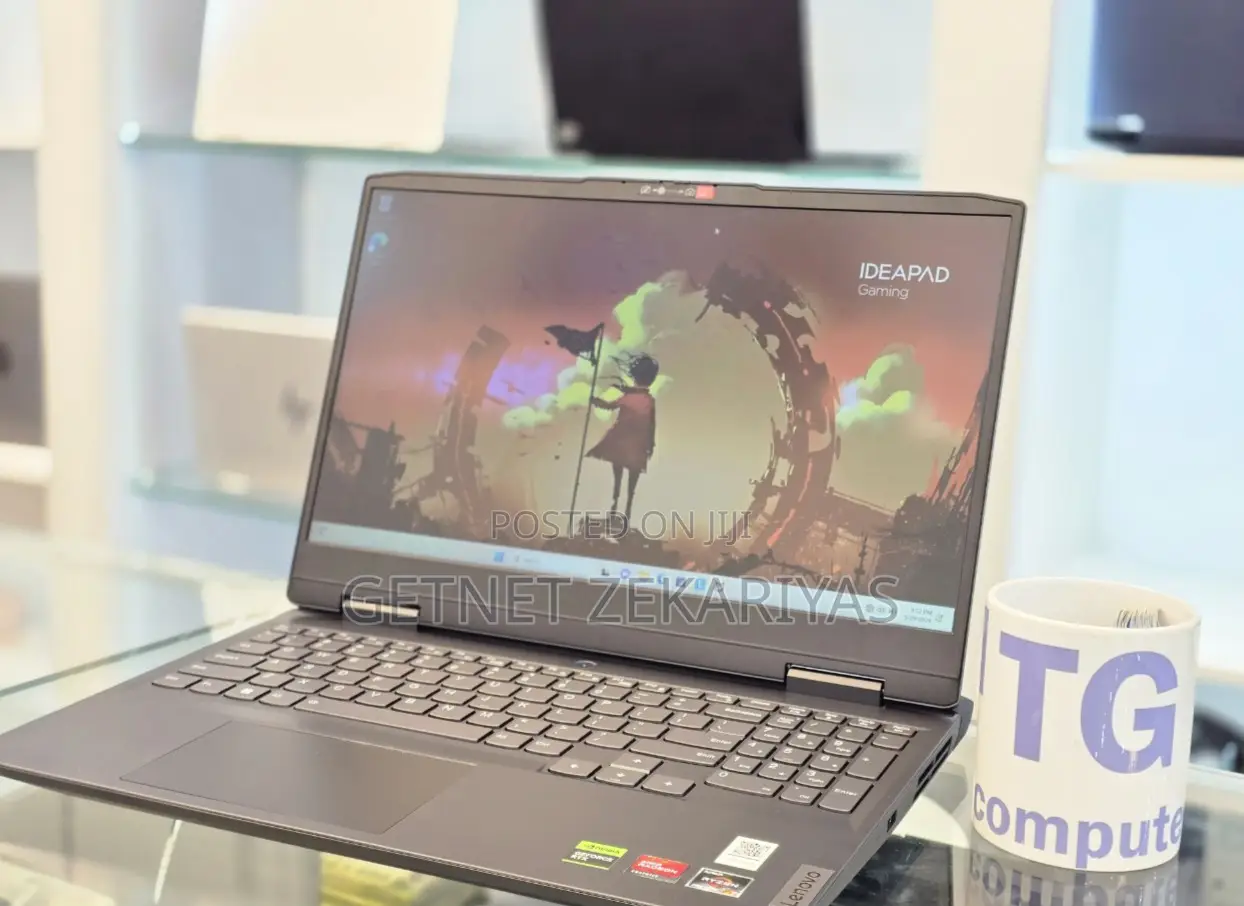 New Laptop Lenovo LOQ 15IRH8 16GB AMD Ryzen 7 SSD 512GB