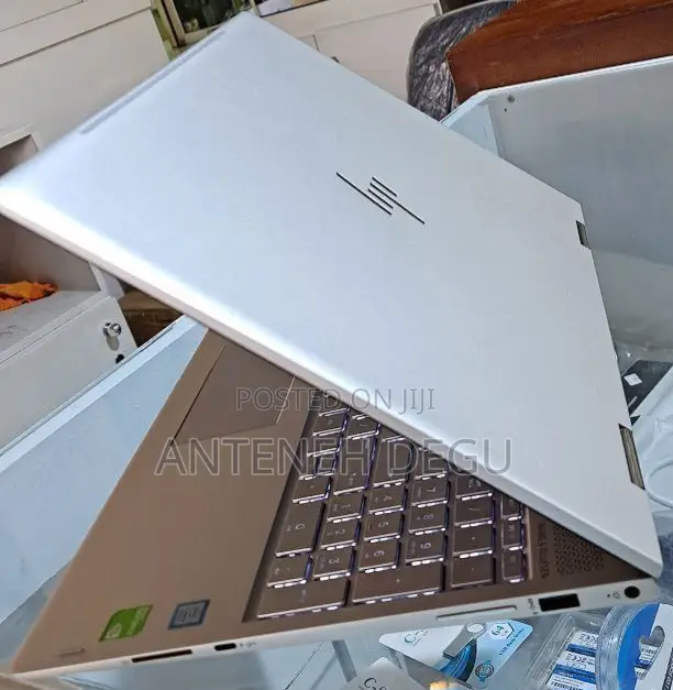 New Laptop HP Envy X360 8GB Intel Core I5 SSD 512GB