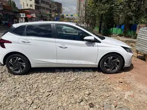 Hyundai i20 2021 White